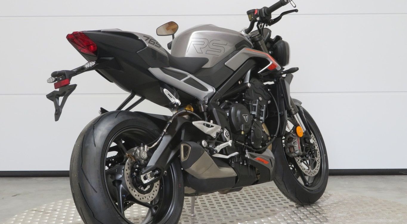 Offer Triumph Street Triple 765 RS