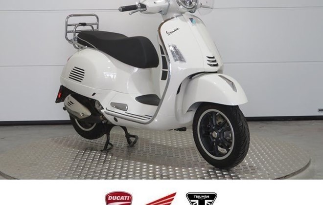 Vespa GTS 300 Super