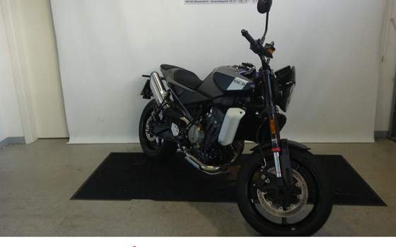 Gebrauchtmotorrad Husqvarna Svartpilen 801 - Bild 1