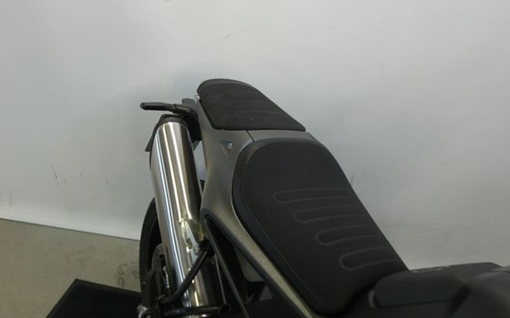 Gebrauchtmotorrad Husqvarna Svartpilen 801 - Bild 7