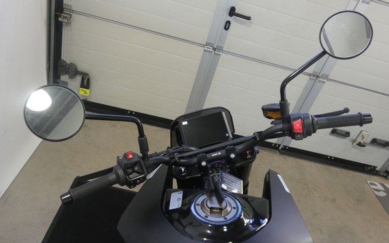 Gebrauchtmotorrad Husqvarna Svartpilen 801 - Bild 8