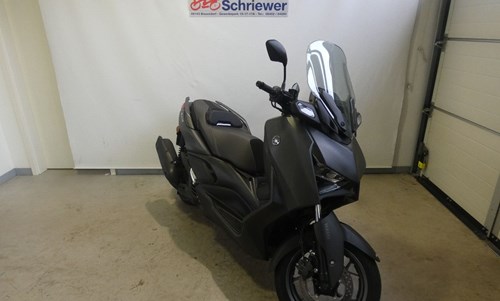 Yamaha XMAX 300