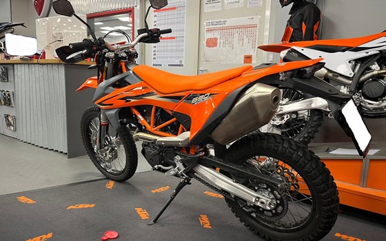 Gebrauchtmotorrad KTM 690 Enduro R - Bild 6