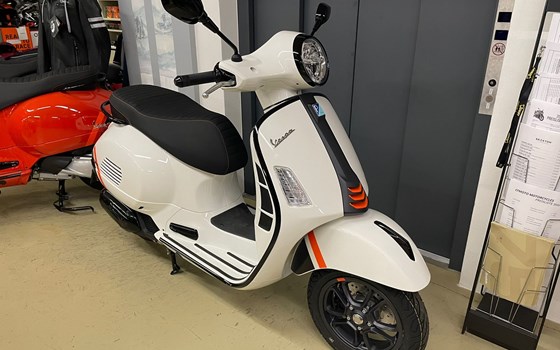 Gebrauchtmotorrad Vespa GTS 125 Super Sport - Bild 2 Gebrauchtmotorrad Vespa GTS 125 Super Sport - Bild 2