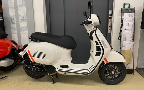 Gebrauchtmotorrad Vespa GTS 125 Super Sport - Bild 1 Gebrauchtmotorrad Vespa GTS 125 Super Sport - Bild 1