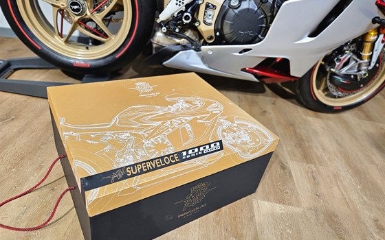 Neufahrzeug MV Agusta Superveloce 1000 Serie Oro - Bild 7