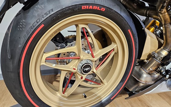 Neufahrzeug MV Agusta Superveloce 1000 Serie Oro - Bild 2
