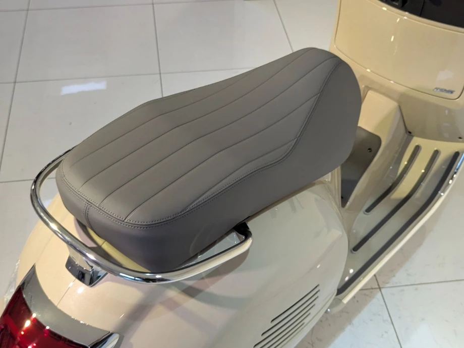 Angebot Vespa GTS 125 Bild 7: Angebot Vespa GTS 125