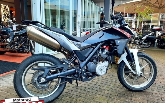 Gebrauchtmotorrad Husqvarna TR 650 Strada - Bild 2