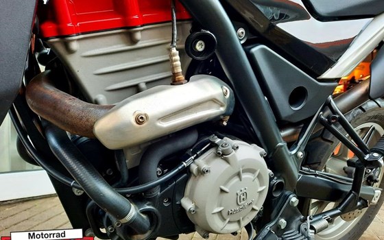 Gebrauchtmotorrad Husqvarna TR 650 Strada - Bild 9