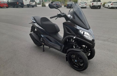 Neumotorrad Piaggio MP3 300