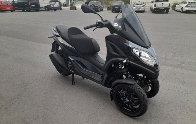 Piaggio MP3 300