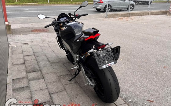 Gebrauchtmotorrad Aprilia Tuono V4 1100 Factory - Bild 7 Gebrauchtmotorrad Aprilia Tuono V4 1100 Factory - Bild 7
