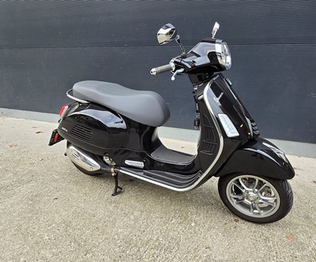 Gebrauchtmotorrad Vespa GTS 300 hpe