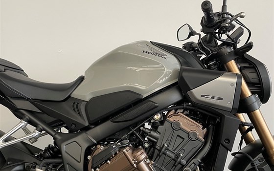 Neufahrzeug Honda CB650R E-Clutch - Bild 5 Neufahrzeug Honda CB650R E-Clutch - Bild 5