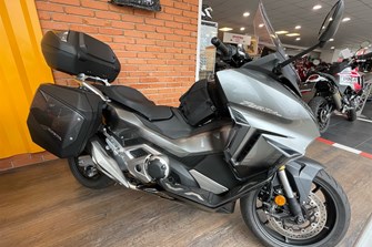Honda Forza 750