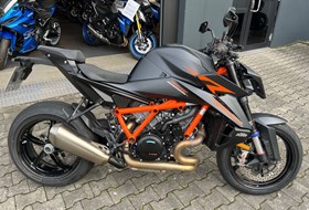 KTM 1390 Super Duke R EVO
