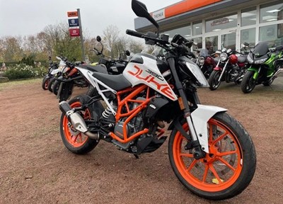 GEBRAUCHTFAHRZEUG KTM 390 Duke