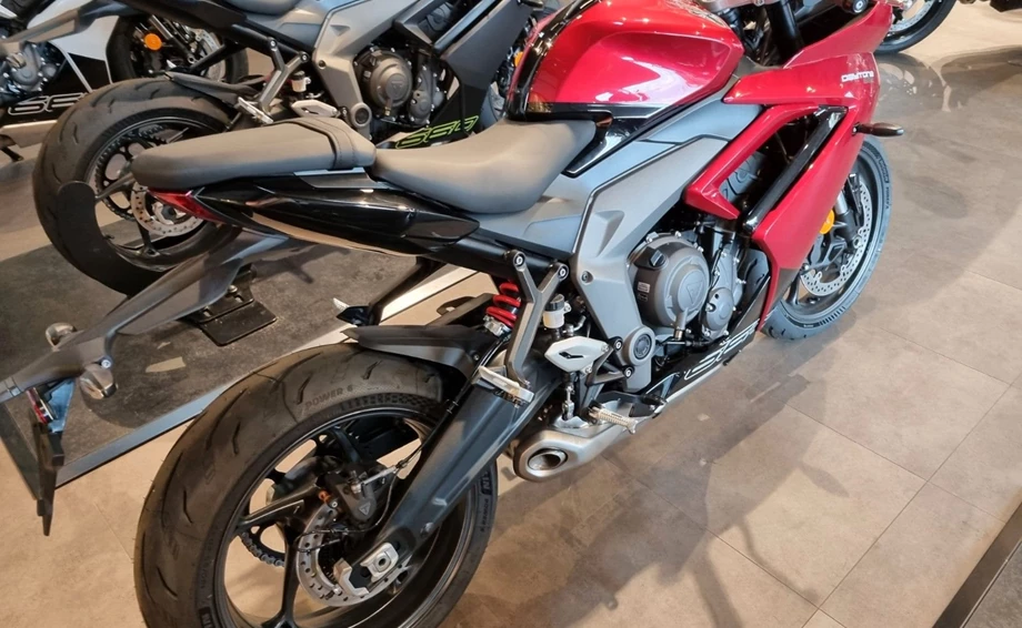 Angebot Triumph Daytona 660 Bild 11: Angebot Triumph Daytona 660