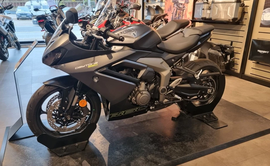 Angebot Triumph Daytona 660 Bild 2: Angebot Triumph Daytona 660