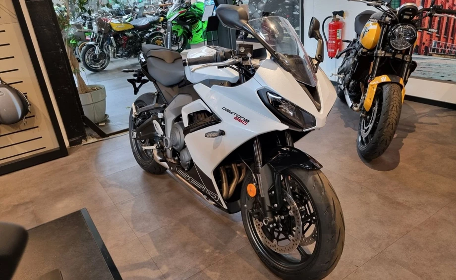 Angebot Triumph Daytona 660 Bild 3: Angebot Triumph Daytona 660