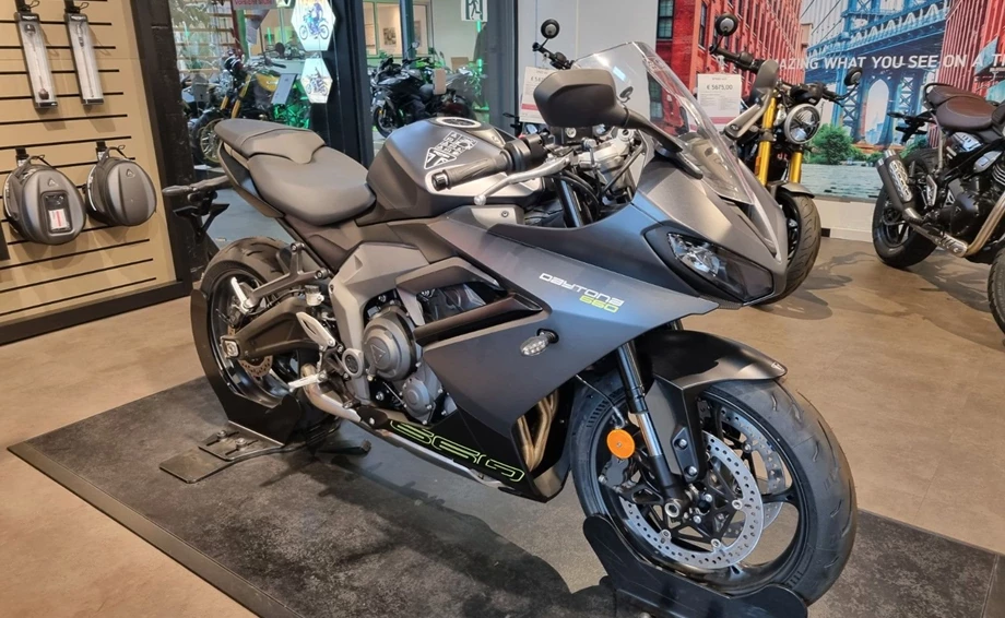 Angebot Triumph Daytona 660 Bild 4: Angebot Triumph Daytona 660
