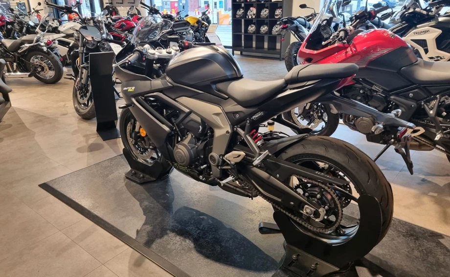 Angebot Triumph Daytona 660 Bild 7: Angebot Triumph Daytona 660