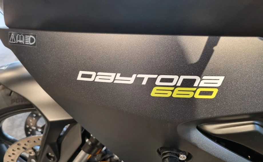 Angebot Triumph Daytona 660 Bild 8: Angebot Triumph Daytona 660
