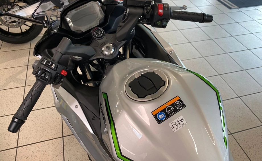 Angebot Kawasaki Ninja 7 Hybrid Bild 2: Angebot Kawasaki Ninja 7 Hybrid