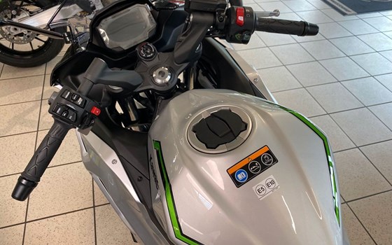 Neufahrzeug Kawasaki Ninja 7 Hybrid - Bild 2