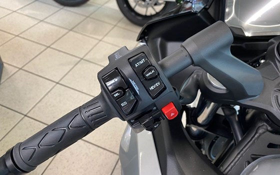 Neufahrzeug Kawasaki Ninja 7 Hybrid - Bild 5