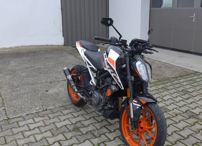 GEBRAUCHTFAHRZEUG KTM 390 Duke