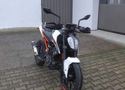 GEBRAUCHTFAHRZEUG KTM 125 Duke