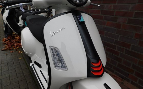 Neufahrzeug Vespa GTS 125 Super Sport - Bild 8