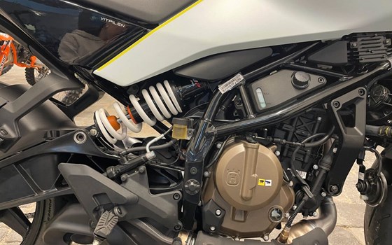 Gebrauchtmotorrad Husqvarna Vitpilen 401 - Bild 8