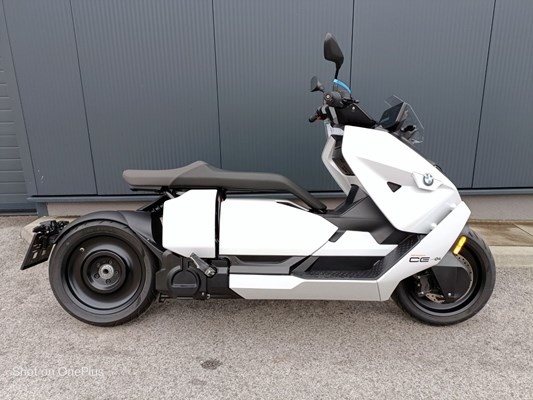 BMW CE 04 (light-white uni) - Bild 2