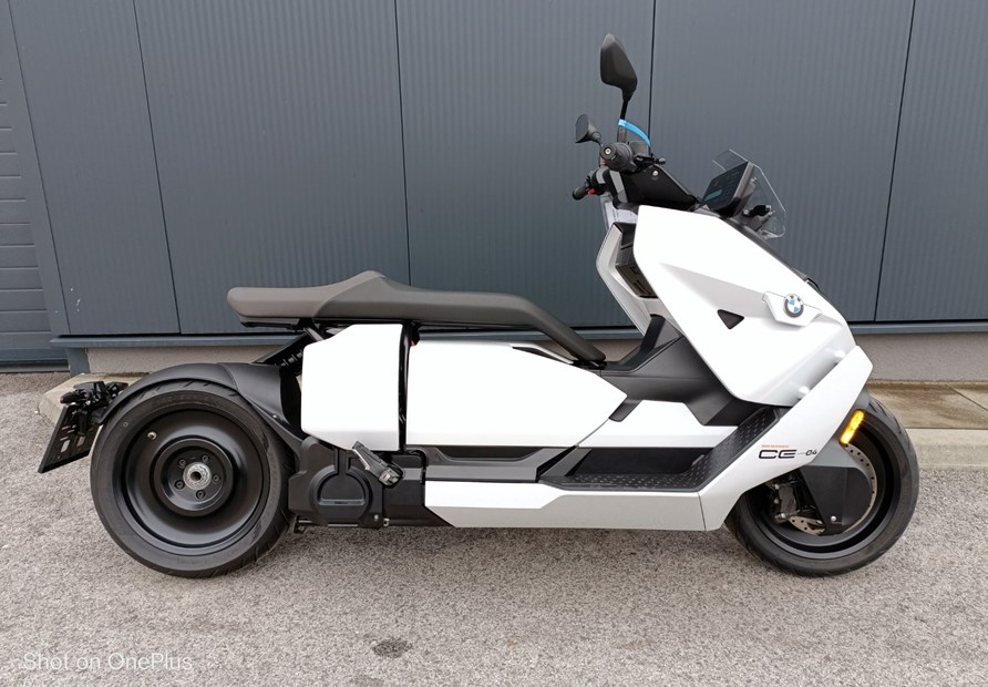 BMW CE 04 (light-white uni)