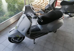 Gebrauchte Vespa GTS 300 hpe Super Tech Gebrauchte Vespa GTS 300 hpe Super Tech