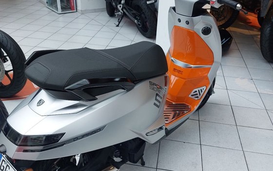 Gebrauchtmotorrad Peugeot Django 125 Sport - Bild 4