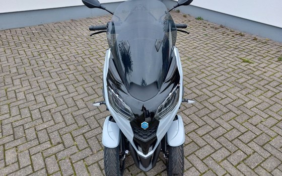 Neufahrzeug Piaggio MP3 310 Sport - Bild 3