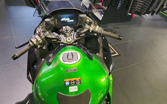 Gebrauchtmotorrad Kawasaki Ninja H2 SX SE - Bild 6