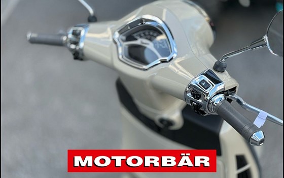 Neufahrzeug Vespa GTS 125 - Bild 5 Neufahrzeug Vespa GTS 125 - Bild 5