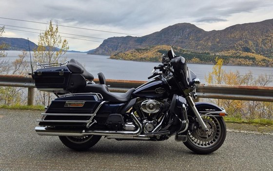 Gebrauchtmotorrad Harley-Davidson Electra Glide Ultra Classic FLHTCU - Bild 4