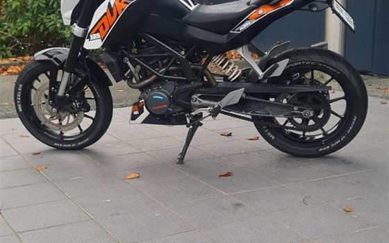 Gebrauchtmotorrad KTM 125 Duke - Bild 1 Gebrauchtmotorrad KTM 125 Duke - Bild 1