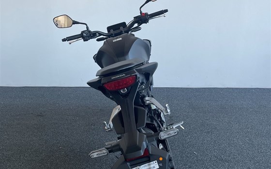 Neufahrzeug Honda CB125R - Bild 13 Neufahrzeug Honda CB125R - Bild 13