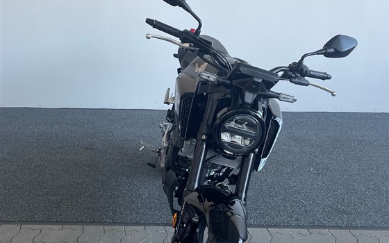 Neufahrzeug Honda CB125R - Bild 8 Neufahrzeug Honda CB125R - Bild 8