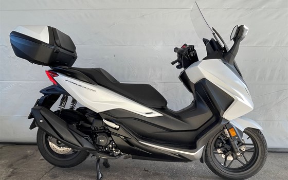 Gebrauchtmotorrad Honda Forza 350 - Bild 1 Gebrauchtmotorrad Honda Forza 350 - Bild 1