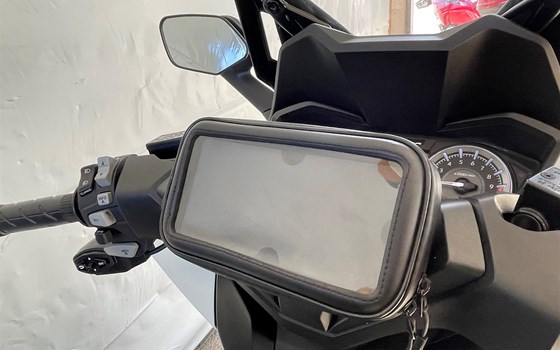 Gebrauchtmotorrad Honda Forza 350 - Bild 5 Gebrauchtmotorrad Honda Forza 350 - Bild 5