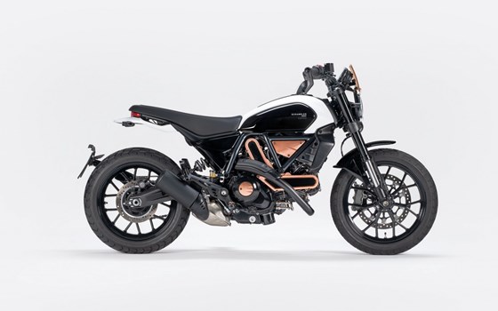 Neufahrzeug Ducati Scrambler 10° Anniversario Rizoma Edition - Bild 1 Neufahrzeug Ducati Scrambler 10° Anniversario Rizoma Edition - Bild 1