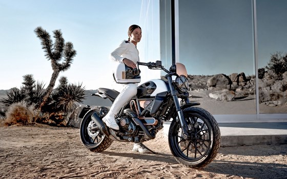 Neufahrzeug Ducati Scrambler 10° Anniversario Rizoma Edition - Bild 3 Neufahrzeug Ducati Scrambler 10° Anniversario Rizoma Edition - Bild 3